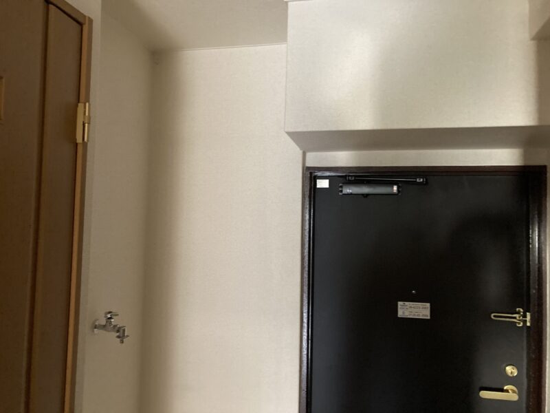 頭を悩ます1Kの収納問題を「棚とハンガーパイプ」で解消。賃料も5,000円アップ！ - AFTER 2