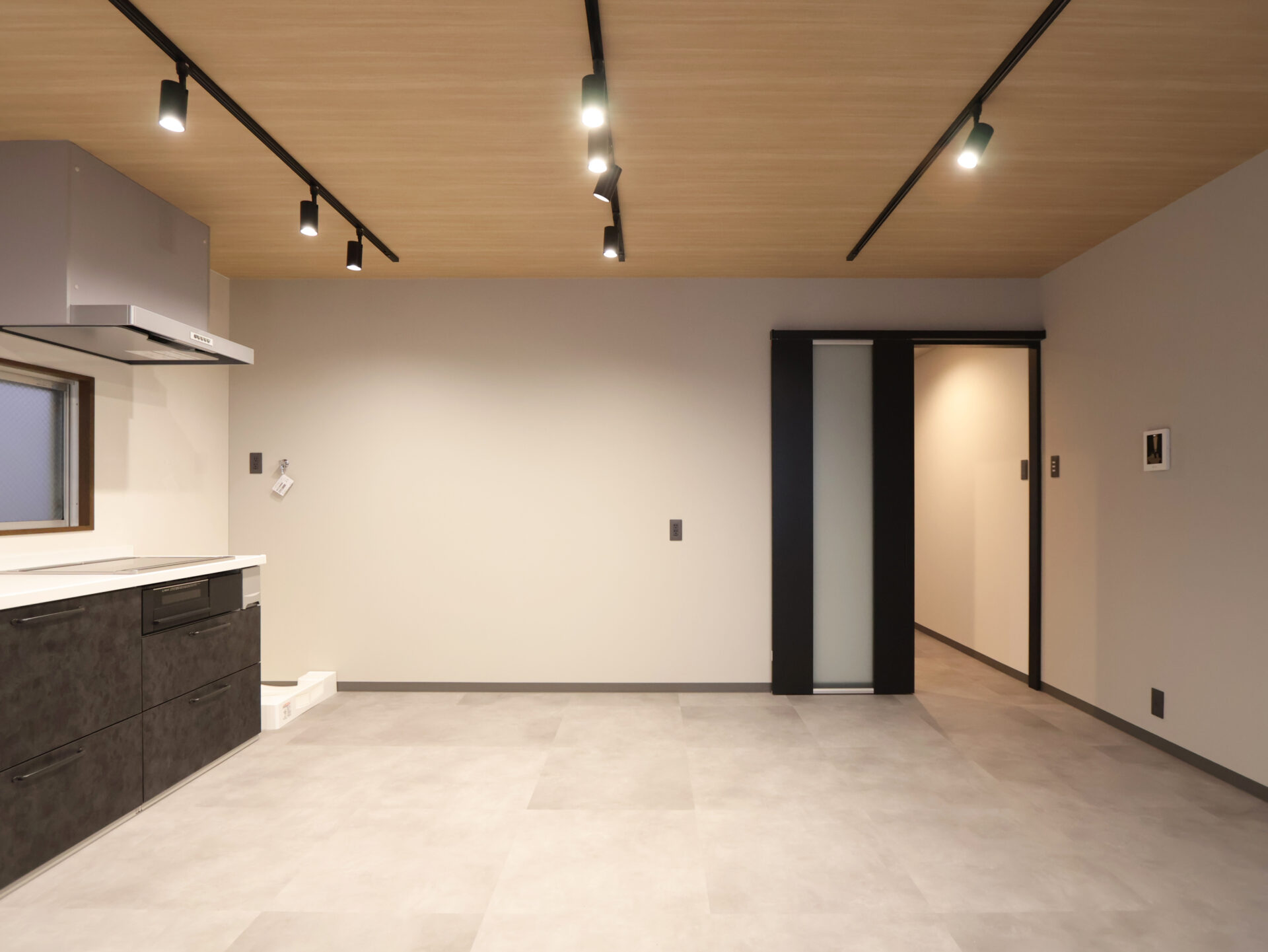 元居住用物件の強みを活かしたオフィス用の改装で収益性UP